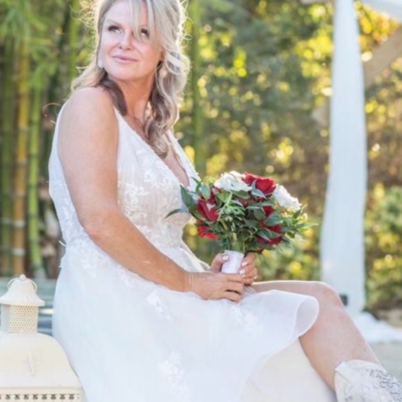 Lavish Wedding Gown - Picture 3 of 5